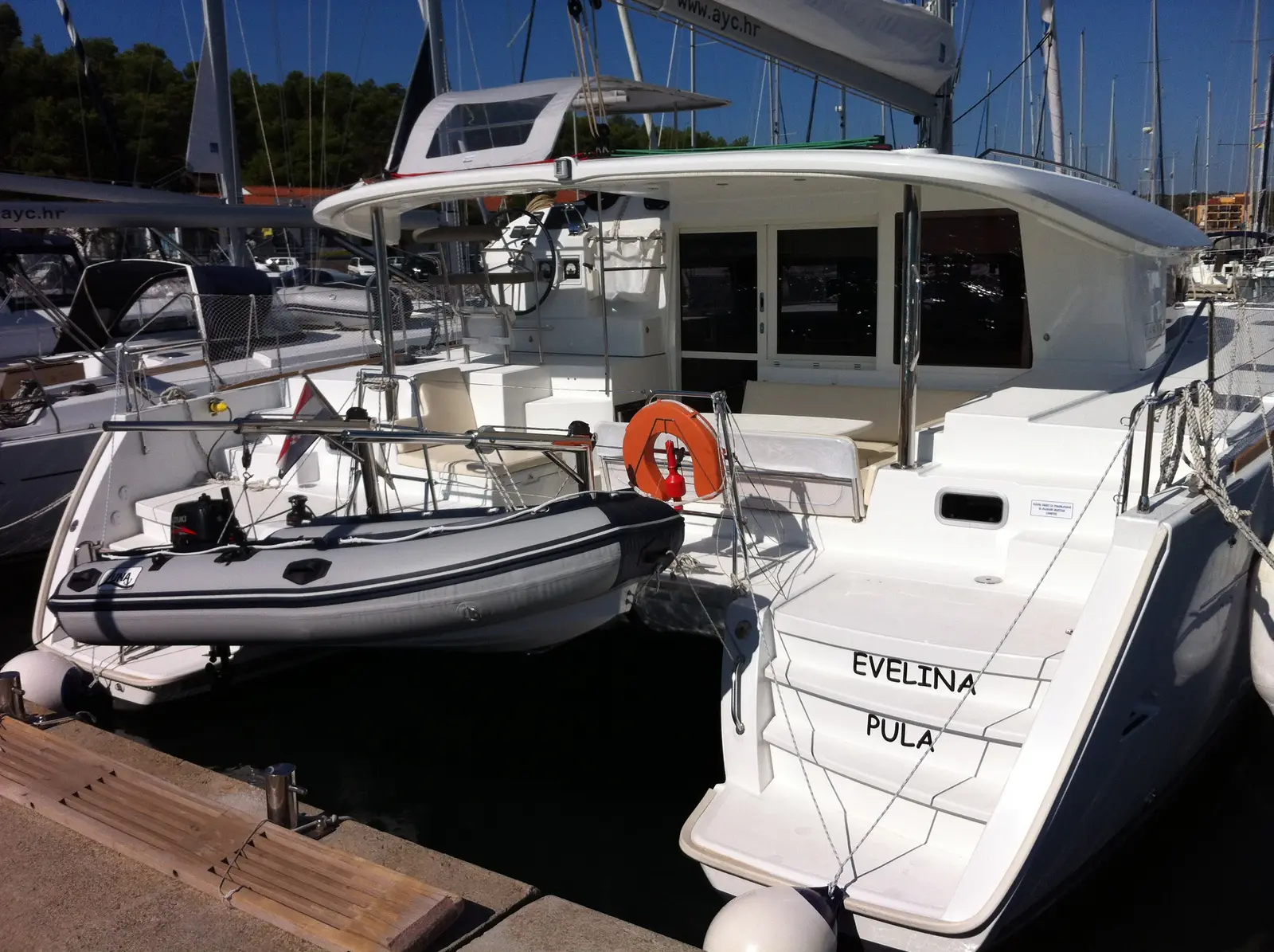 Evelina, Lagoon 400 S2