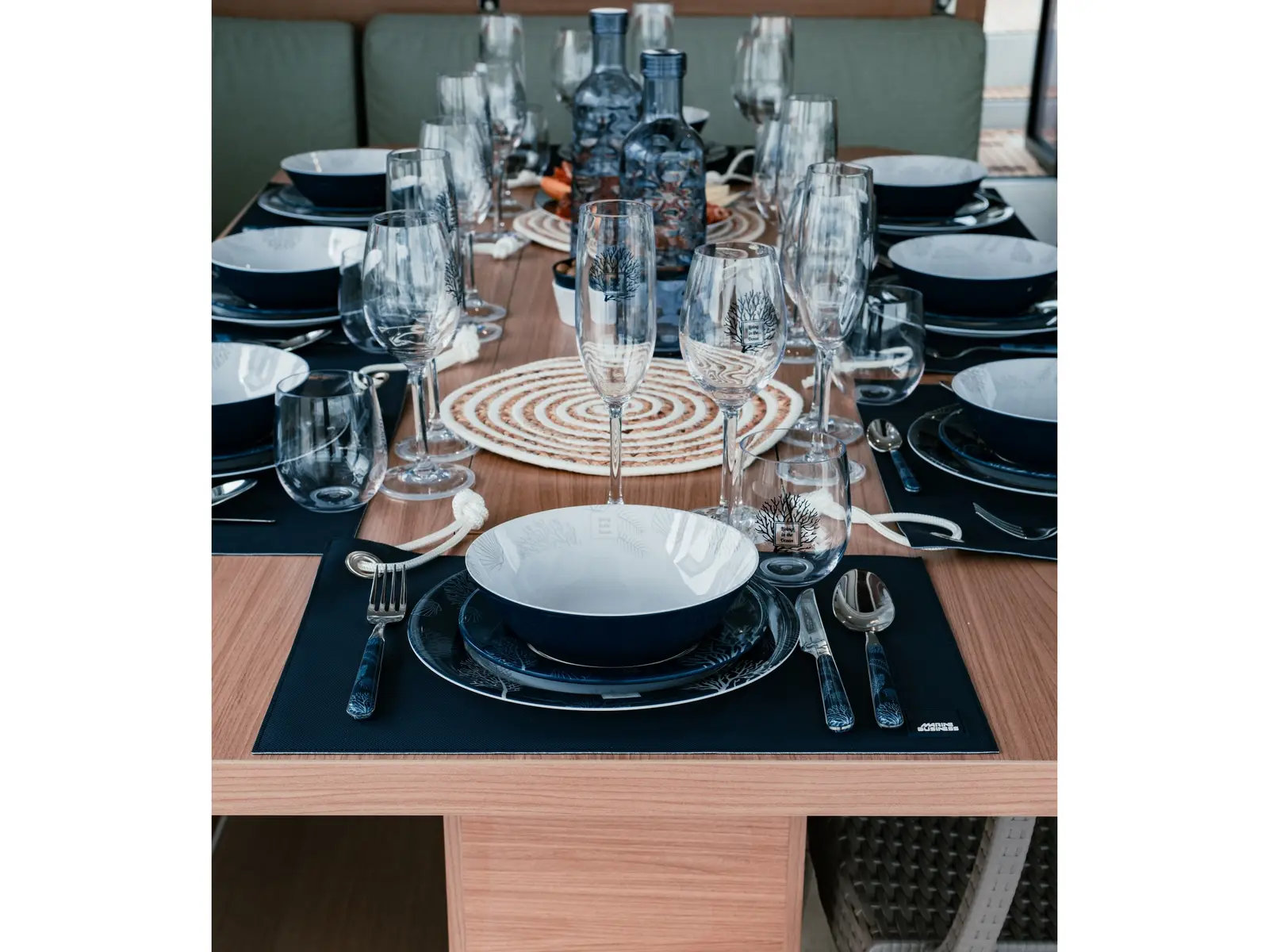 No name 1, Interior image