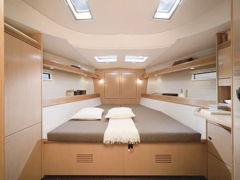 Tiresia, Interior image