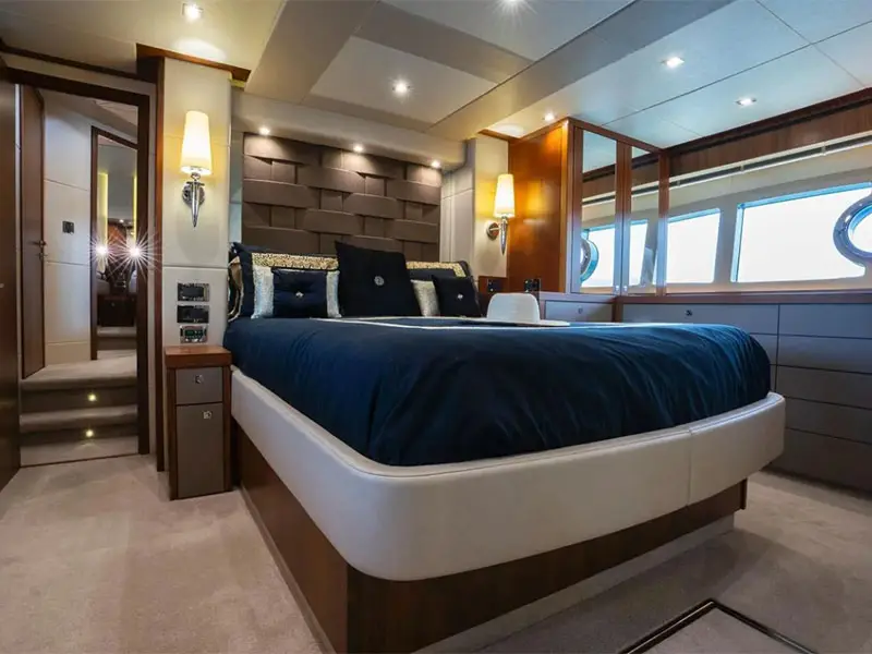 Goldeneye, Sunseeker Manhattan 73