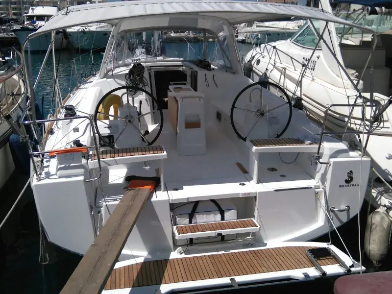 Folie, Main image