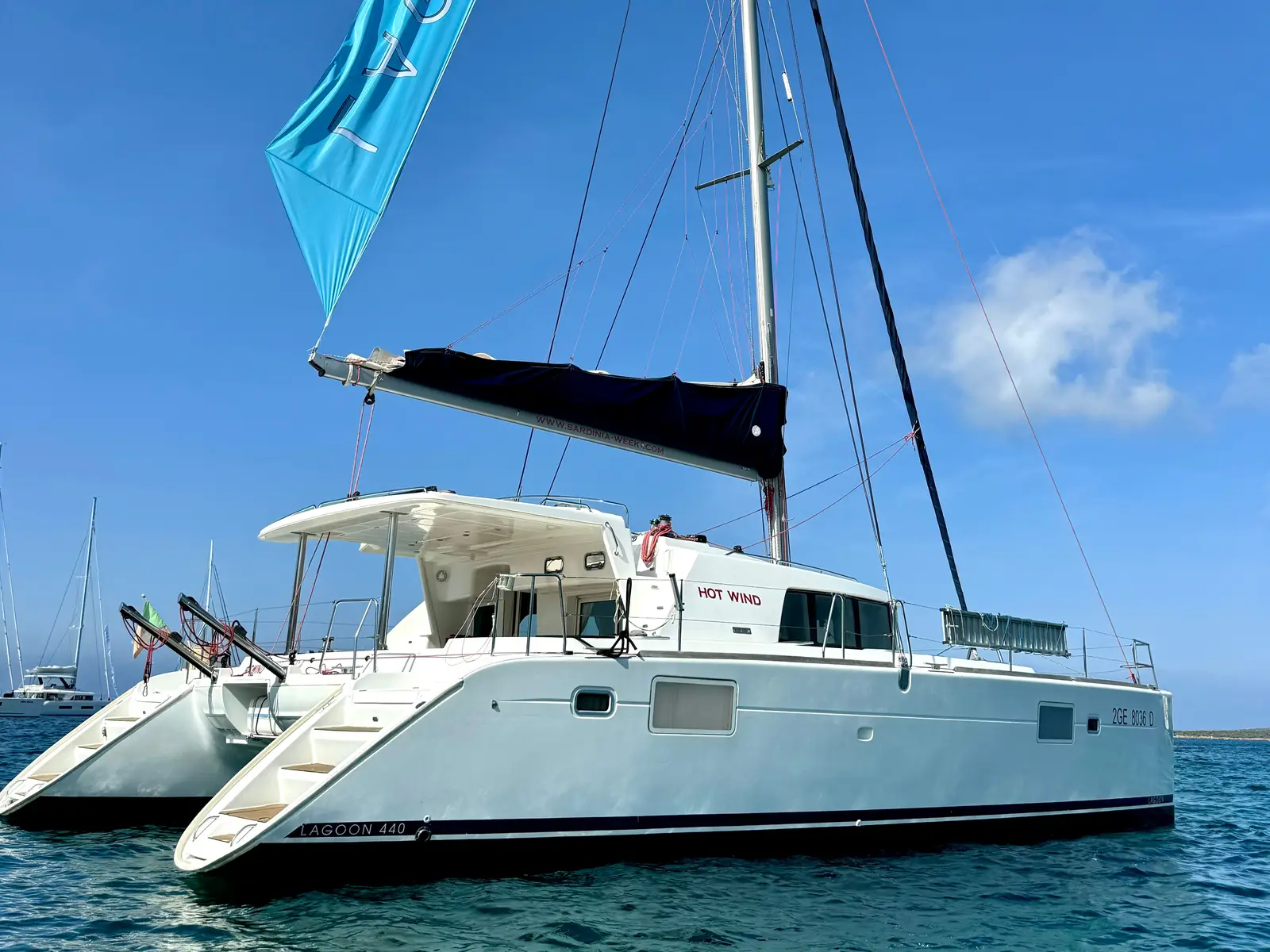 Hot Wind, Lagoon 440