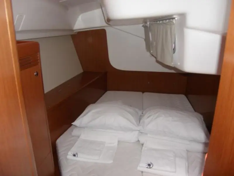 Gilda, Interior image
