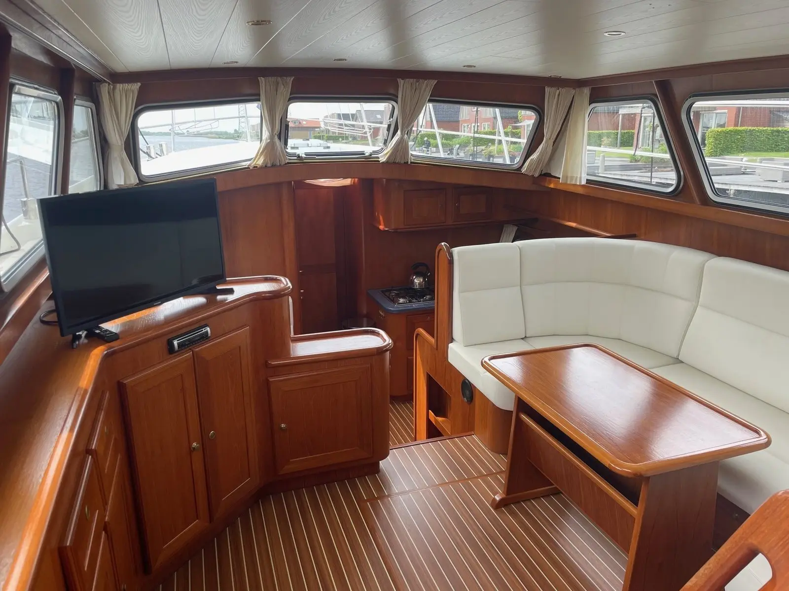 Impression, Interior image
