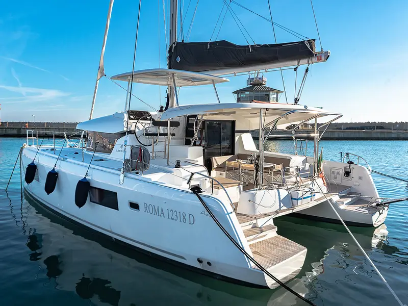 Beatrix, Lagoon 42