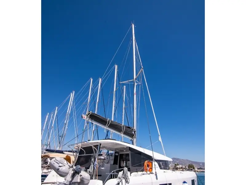 Blue Trident, Lagoon 42