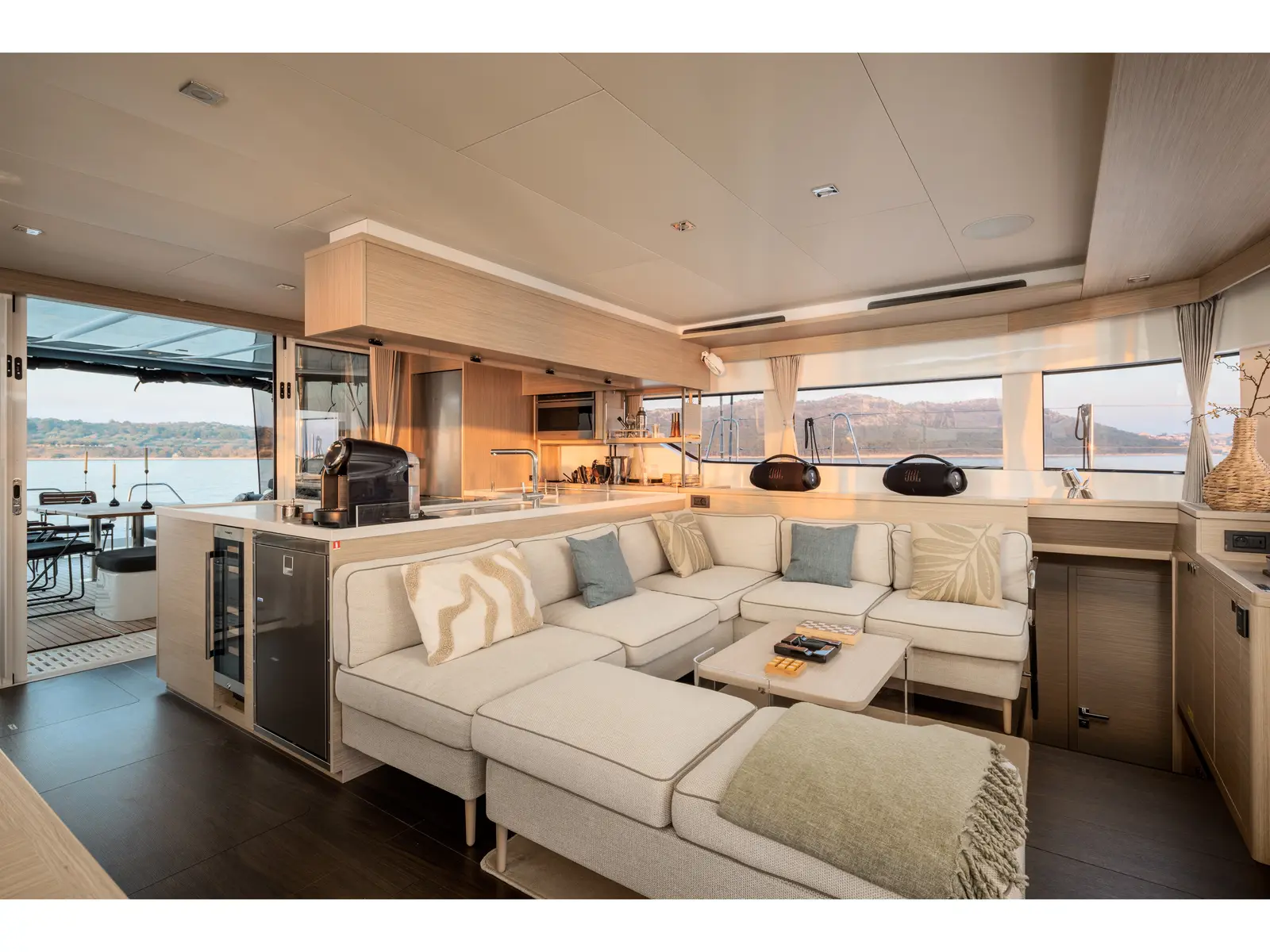 PRINCESS KARLA, Interior image