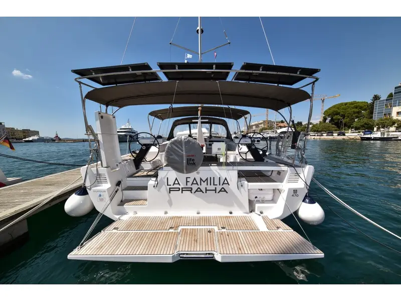 La Familia, Dufour 470