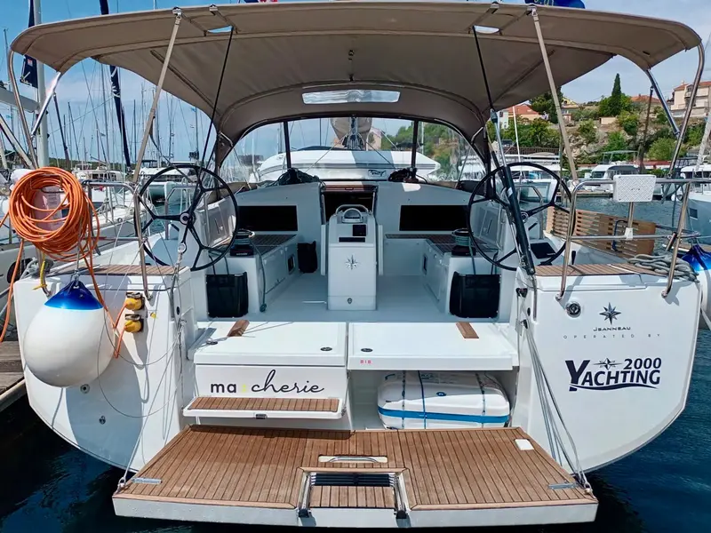 MA CHERIE, Sun Odyssey 490