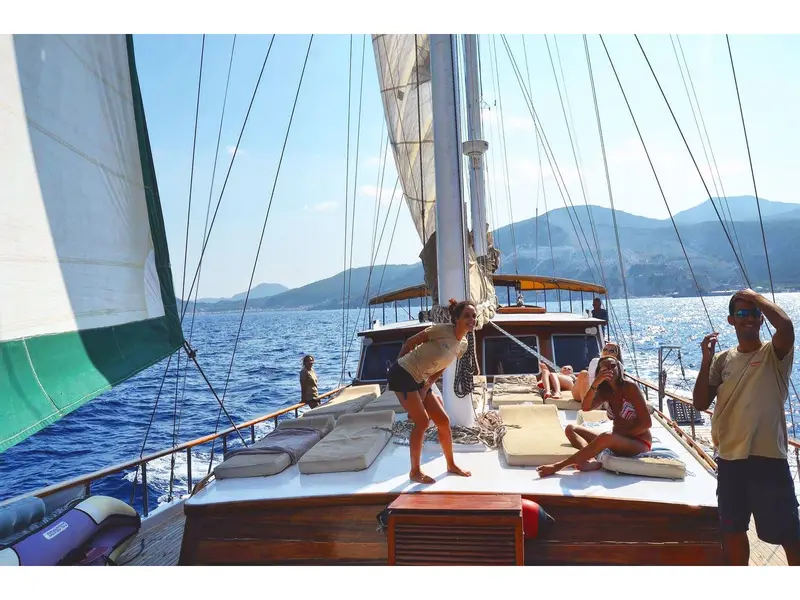 Aeolian Island Cabin 1, Main image