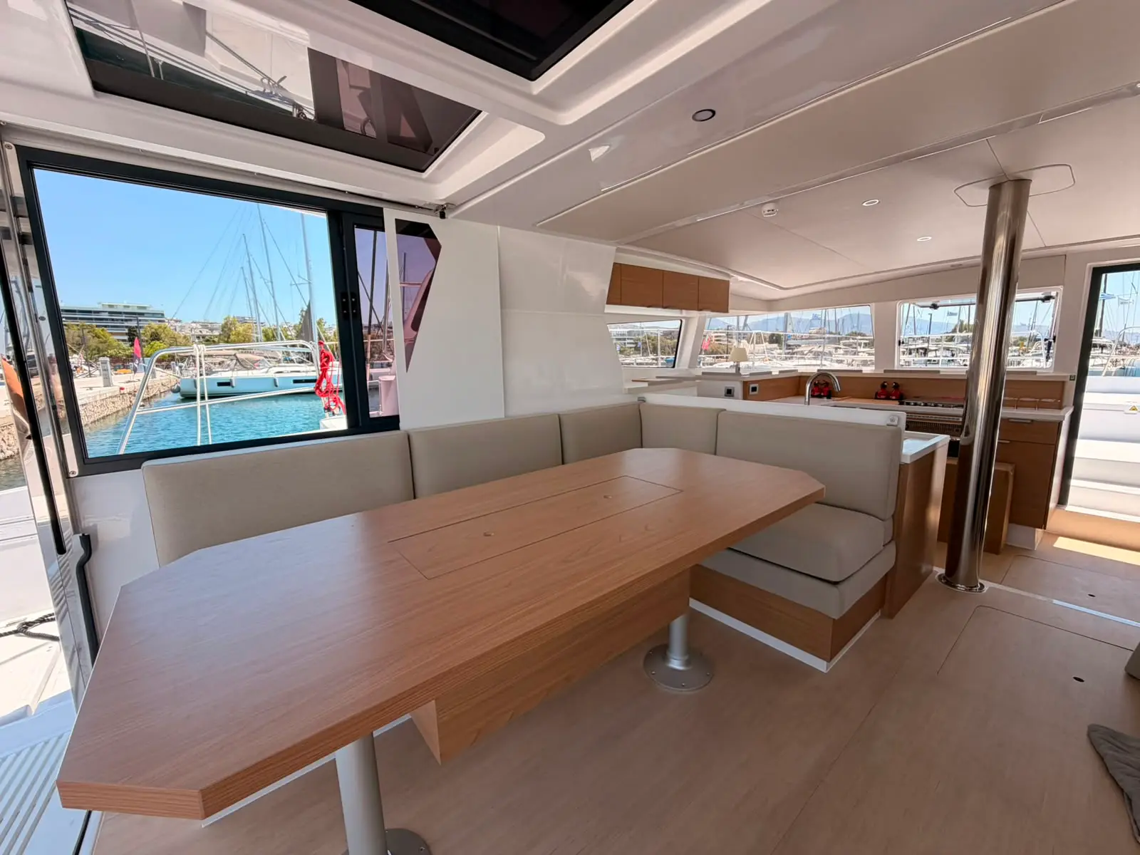 Knot So Fast, Interior image