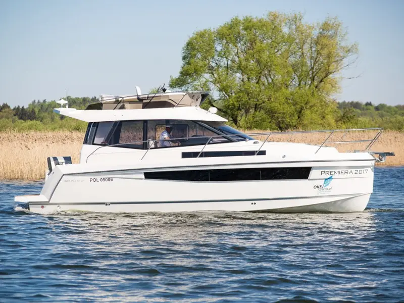 Platinum 989 Flybridge (Premiera), Main image