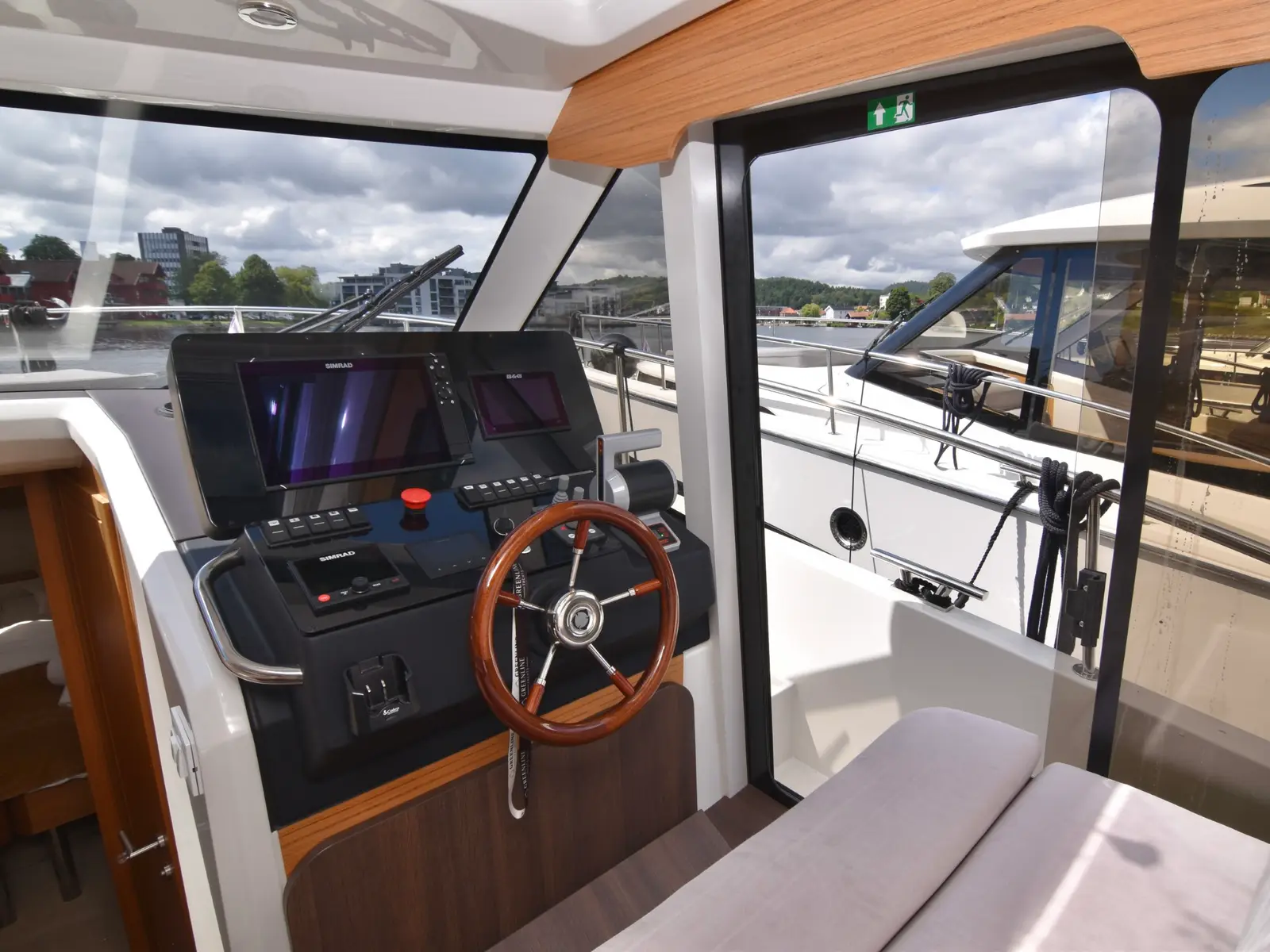 Helgeroa, Interior image