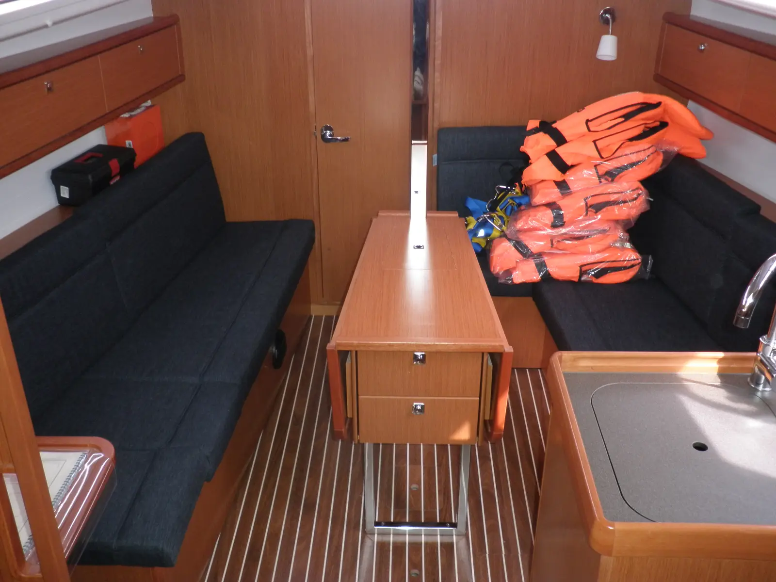 GIRICA, Interior image
