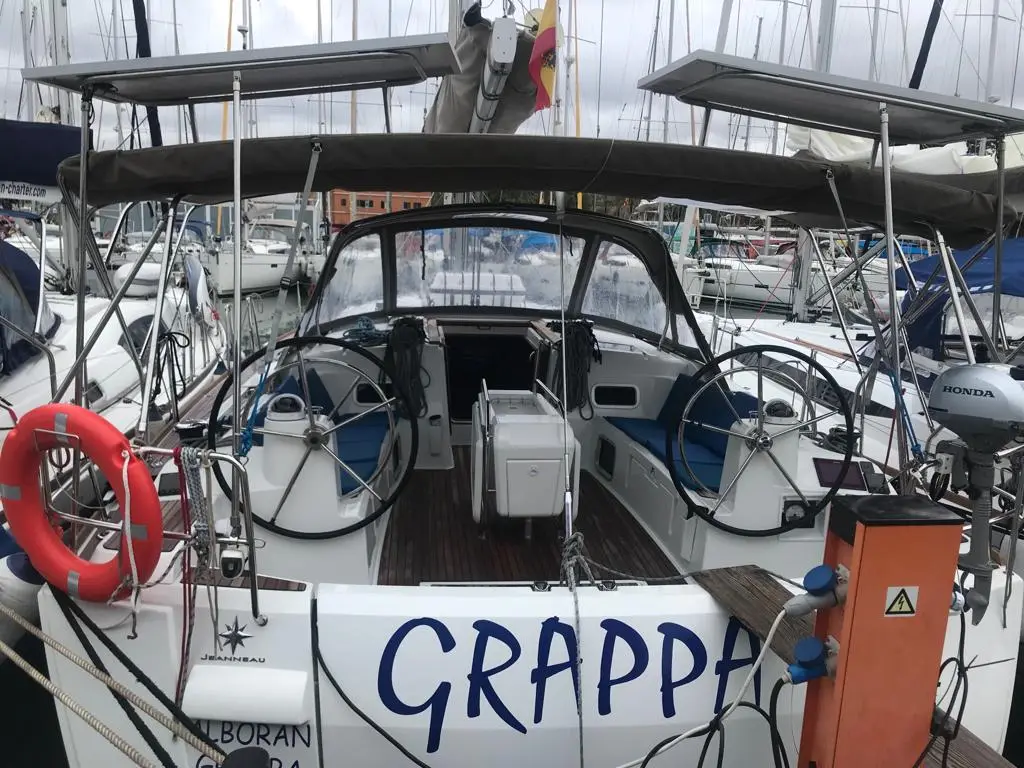 Alboran Grappa (Azores), Main image