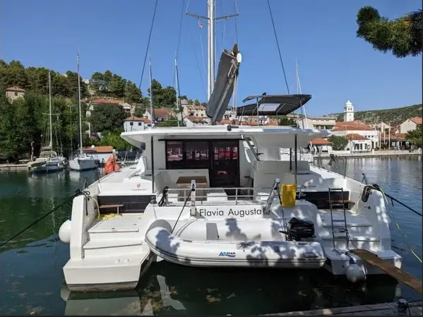 Flavia Augusta, Astréa 42