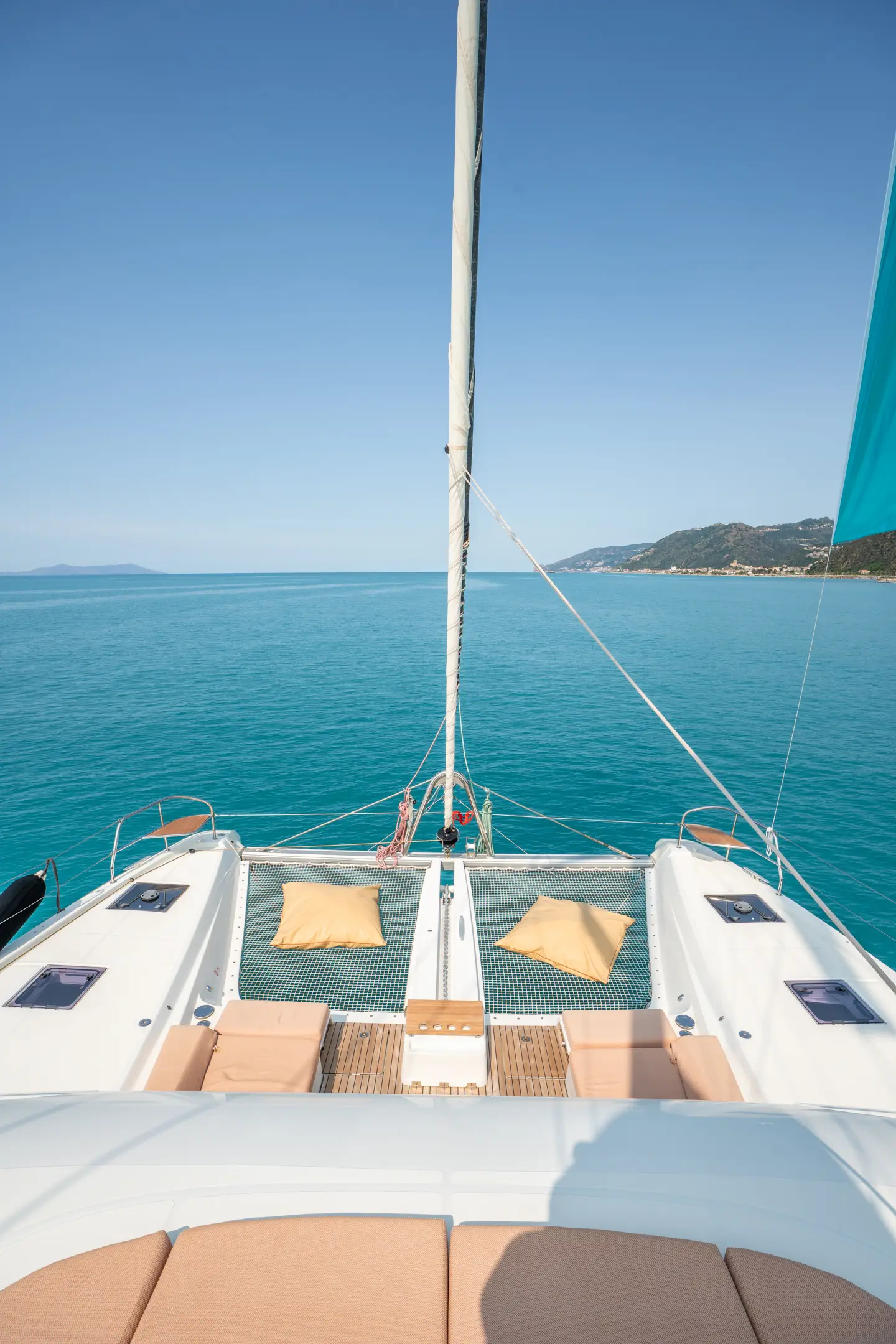 SAILUXE - Strafico, Bow