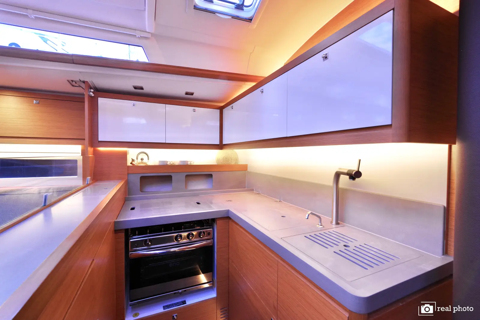 Thea - A/C, Generator, Water maker, Solar Panel, Foto 12