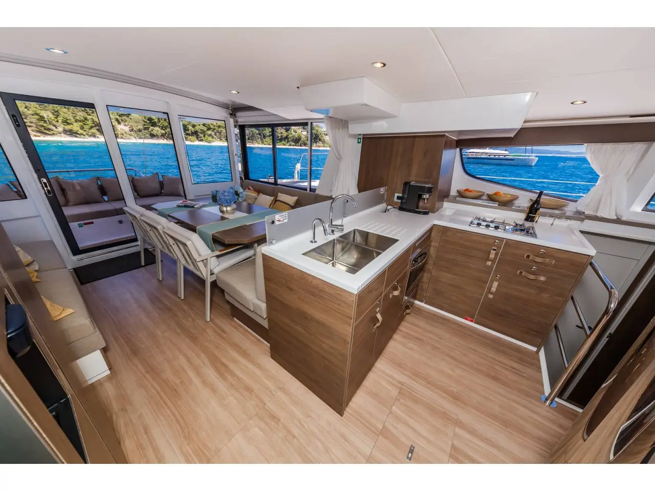 Margeo XVIII (A/C, Generator, Water Maker, dishwasher), Interior image