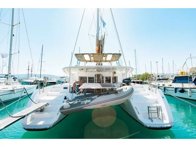 Athina (Pax 12), Lagoon 450 Fly