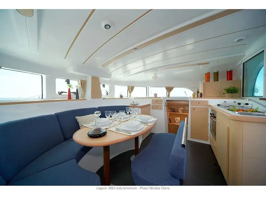 Modjo, Interior image