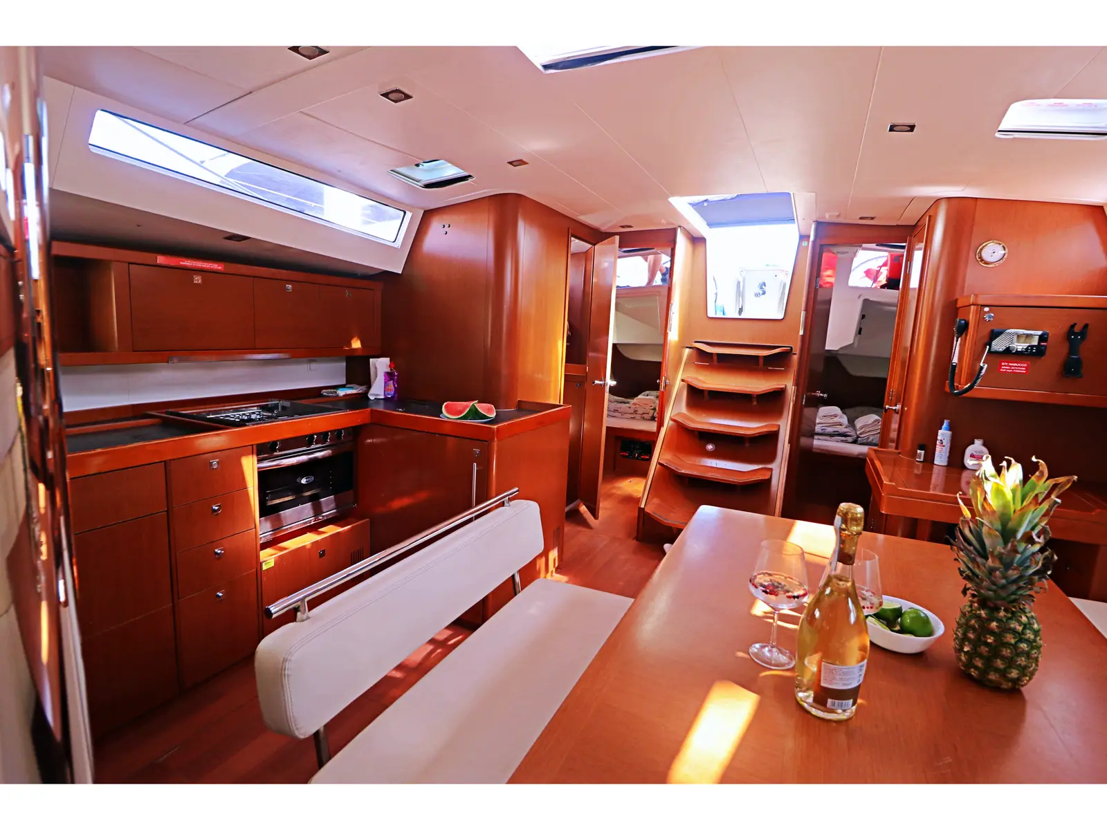Nabucco, Interior image