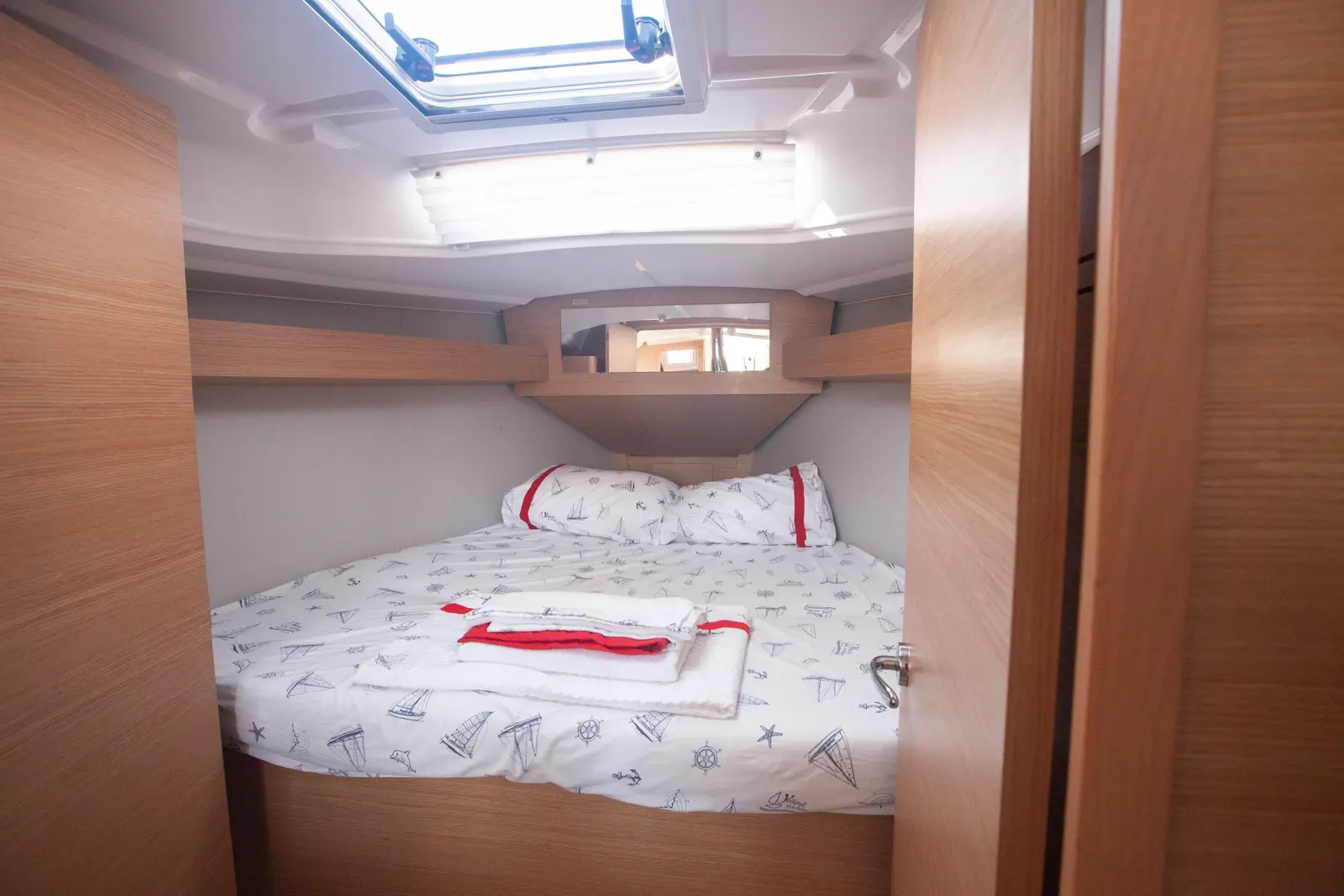 Nautilus, Front Cabin
