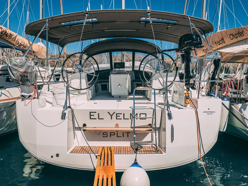 El Yelmo, Jeanneau 54