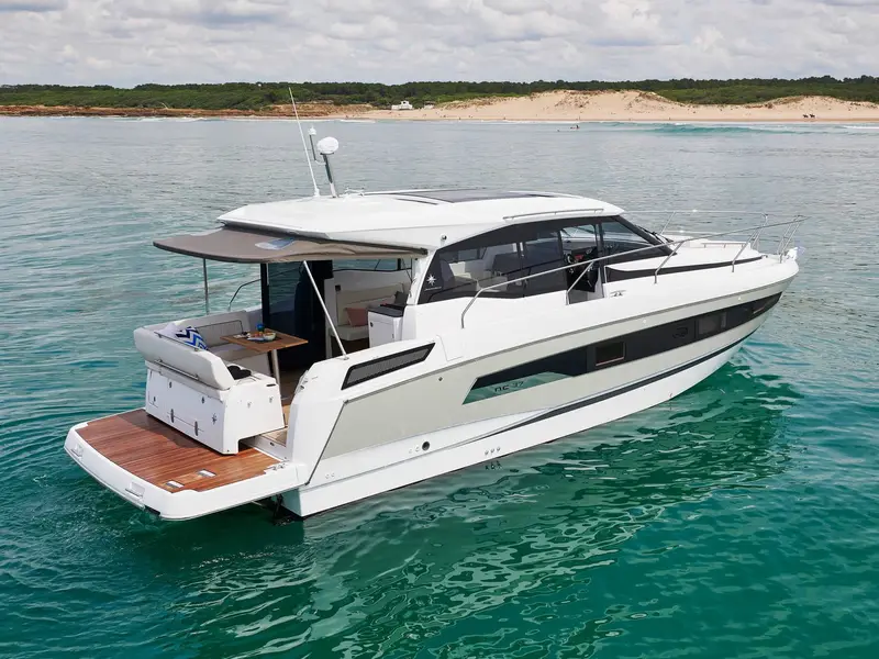 Black Pearl, Jeanneau NC 37
