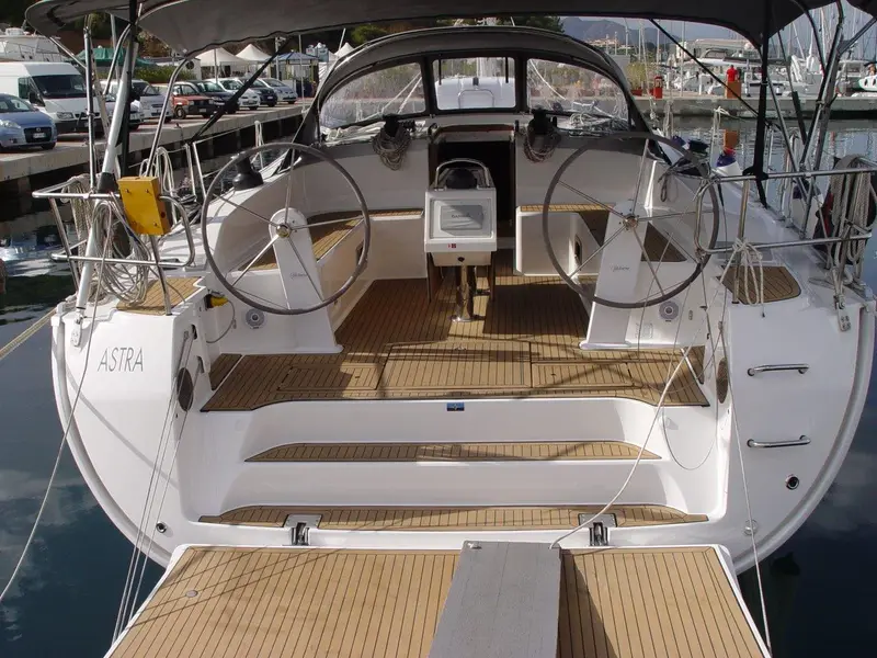 Astra, Bavaria Cruiser 51