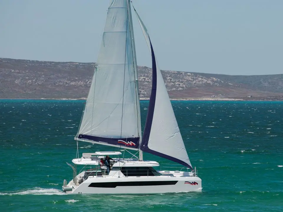 Moorings 4200/4 Club, Main image