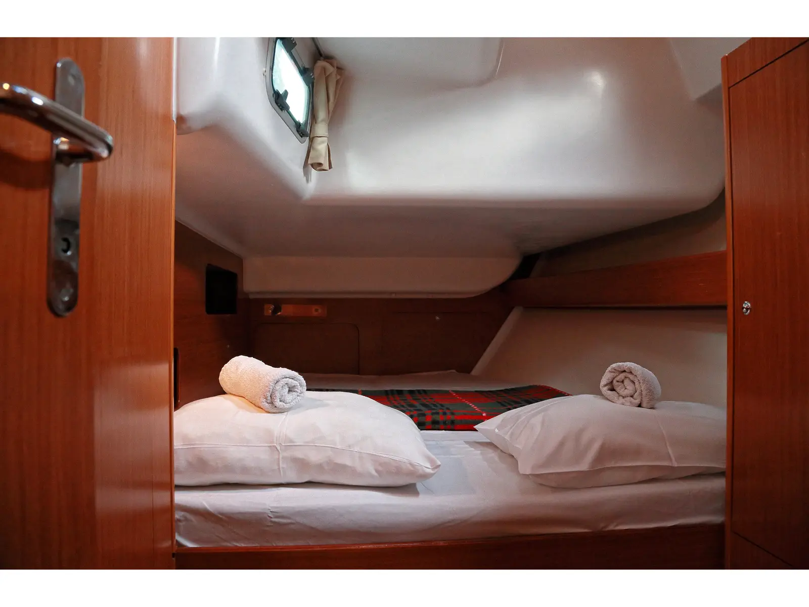 HERMES, Interior image