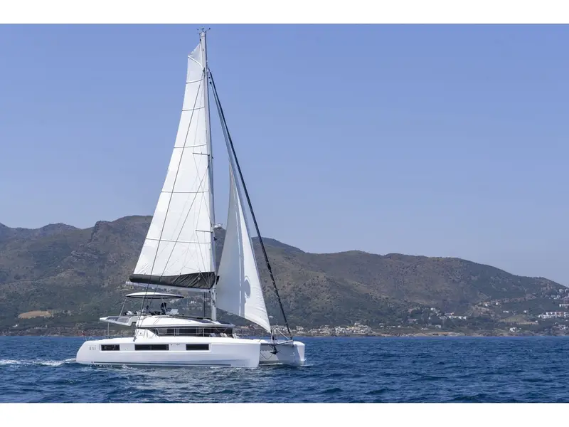 MINOTAVROS, Lagoon 51