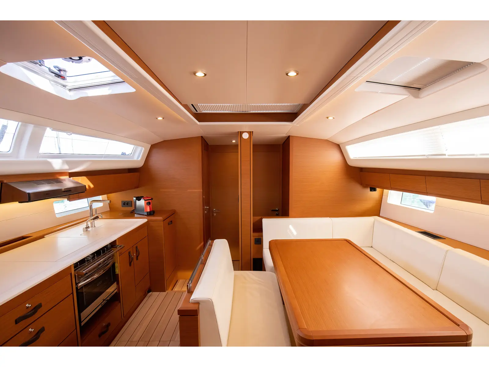 Psyche - Premium line, Interior image