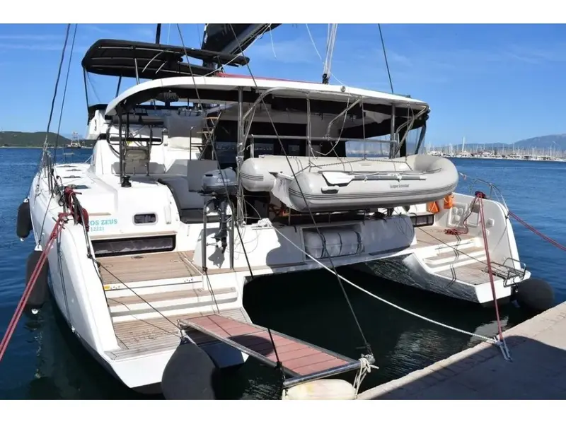 Olympios Zeus, Lagoon 42