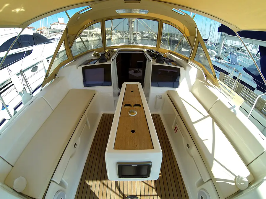 Major Tom, Dufour 382