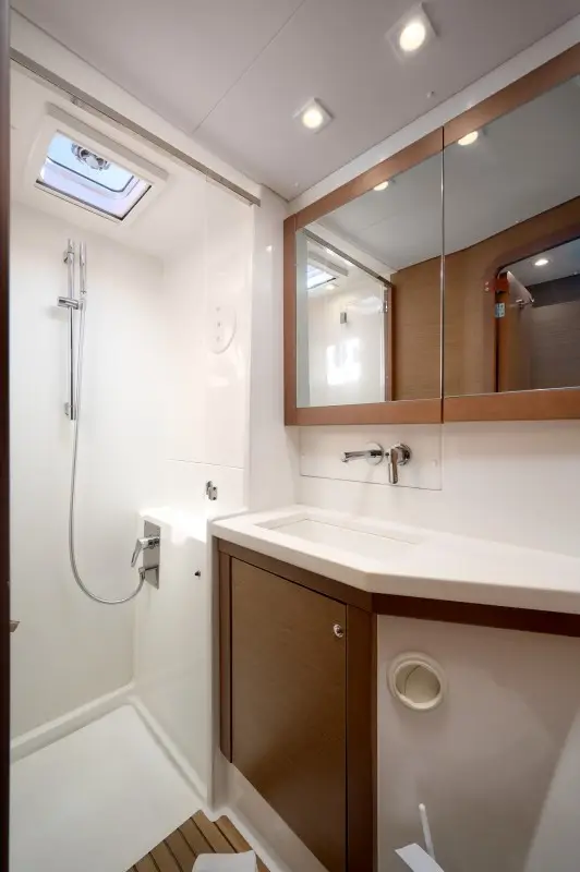 Zuzo 2, Lagoon 450