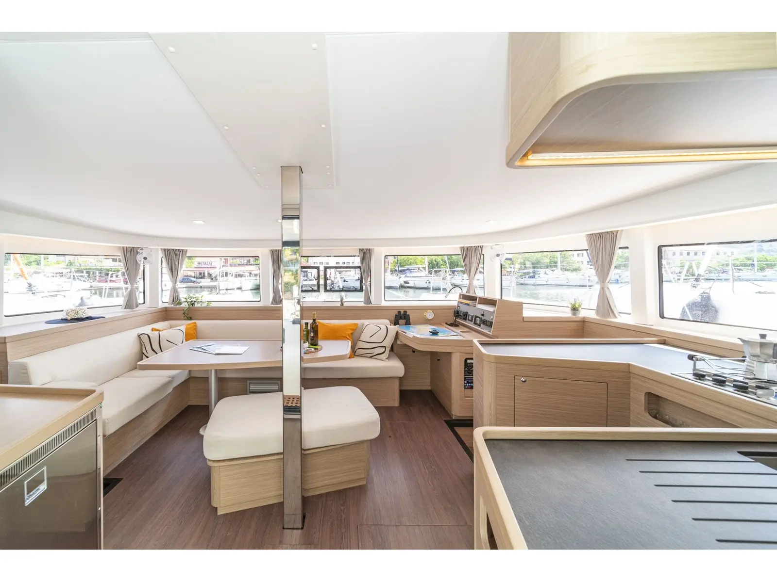 Marina 3, Interior image
