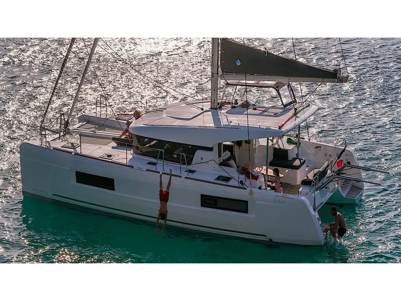 Sunrise, Lagoon 40