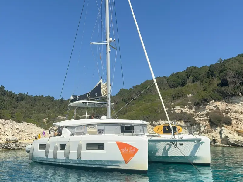 Aurora | AC | Generator | Watermaker , Lagoon 46