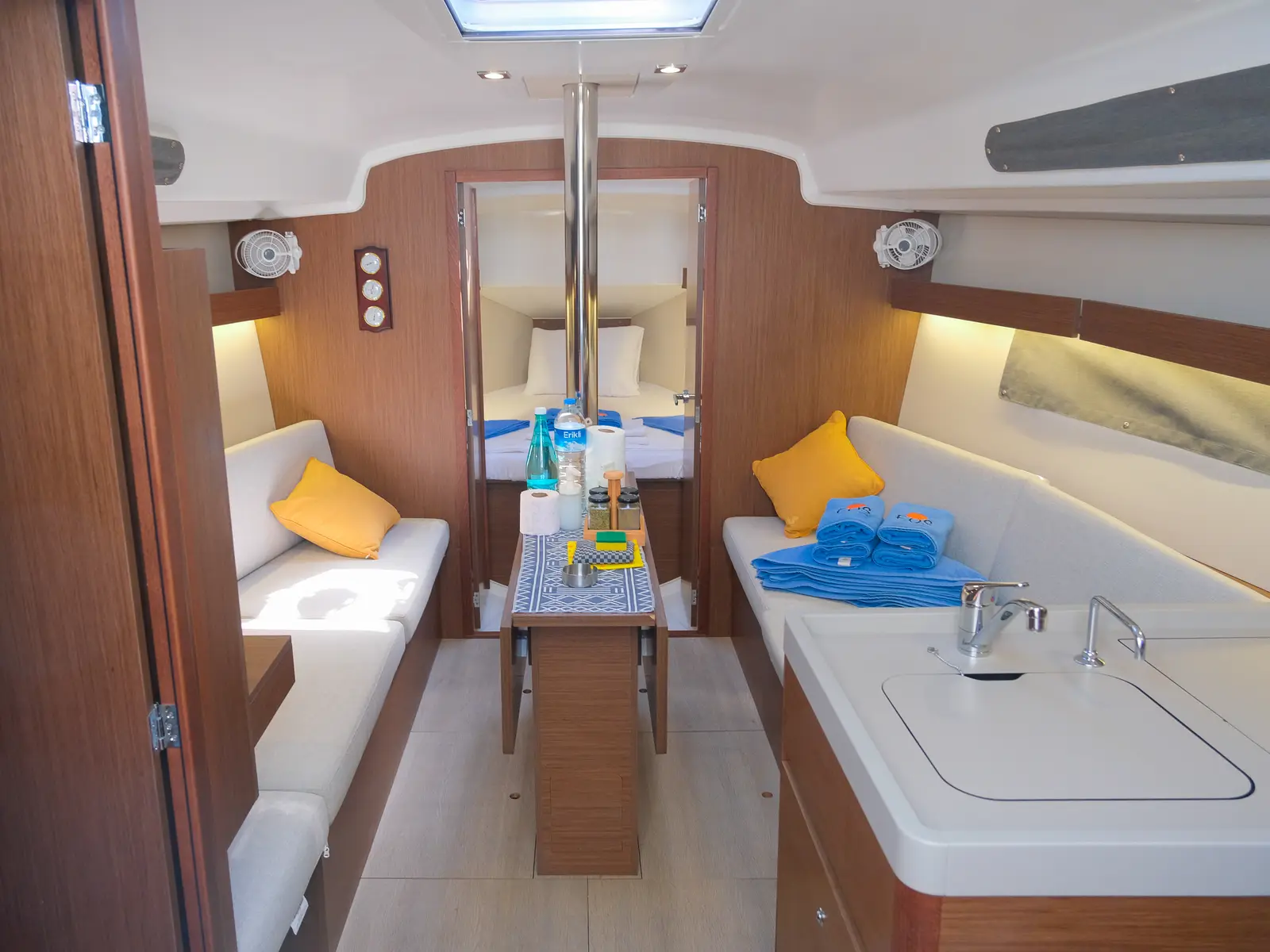 Ersa, Interior image