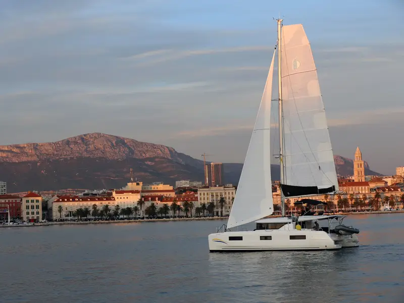 LADY POINT , Lagoon 46