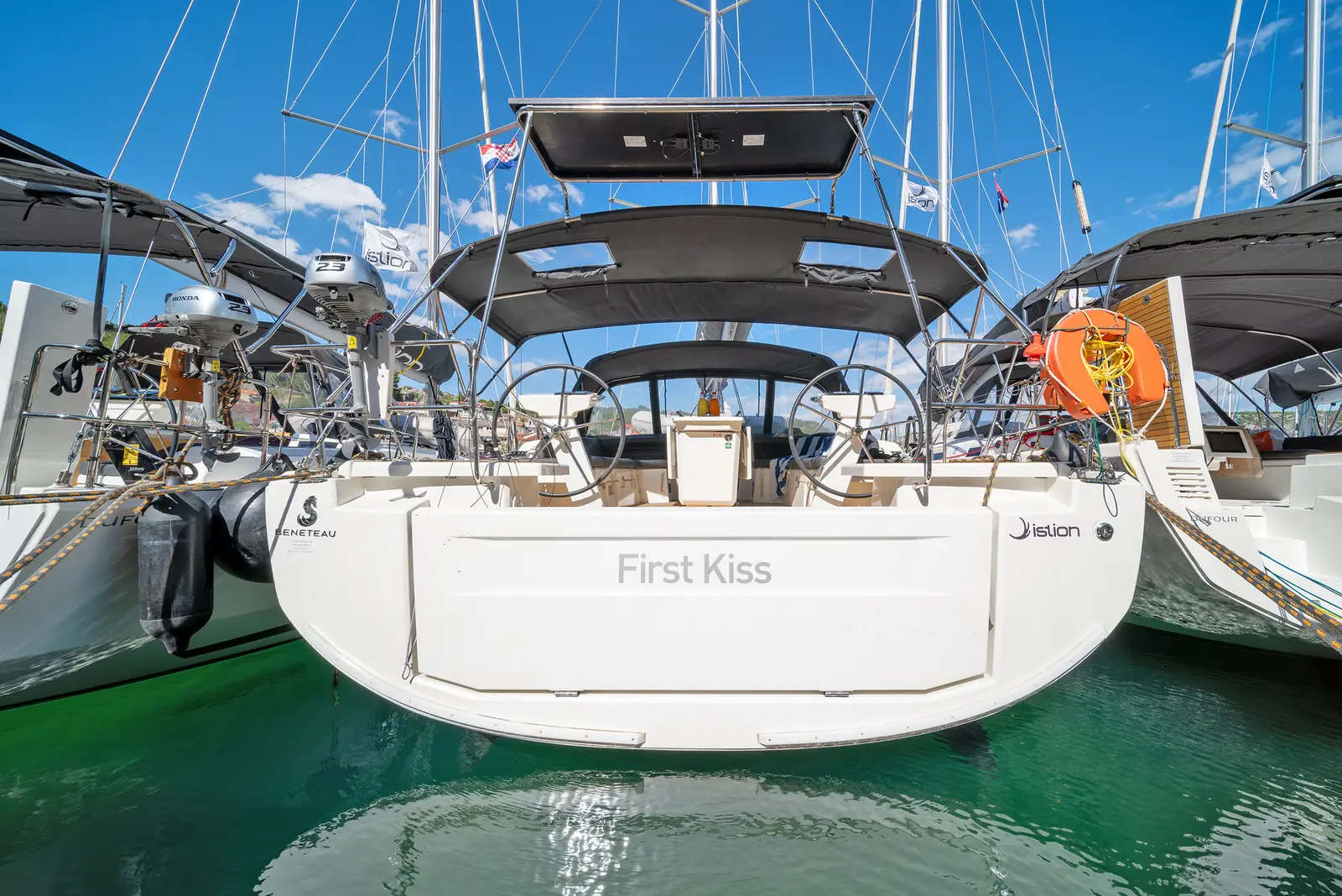 First Kiss, Foto 3