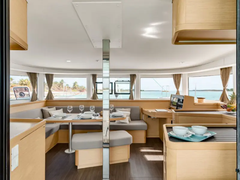 No Name: Forward Cabin #1 (Cabin Charter 2 pax) FULLY CREWED, ALL EXPENSES, Interior image