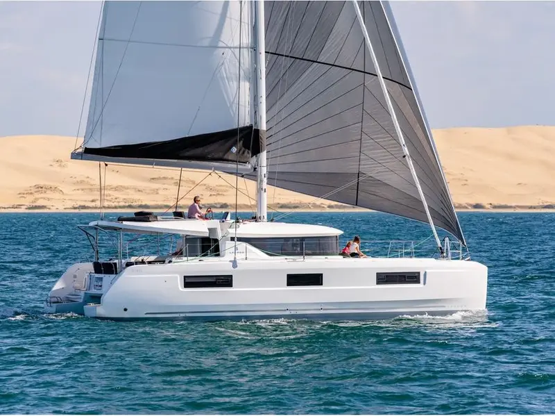 ATHINA, Lagoon 46