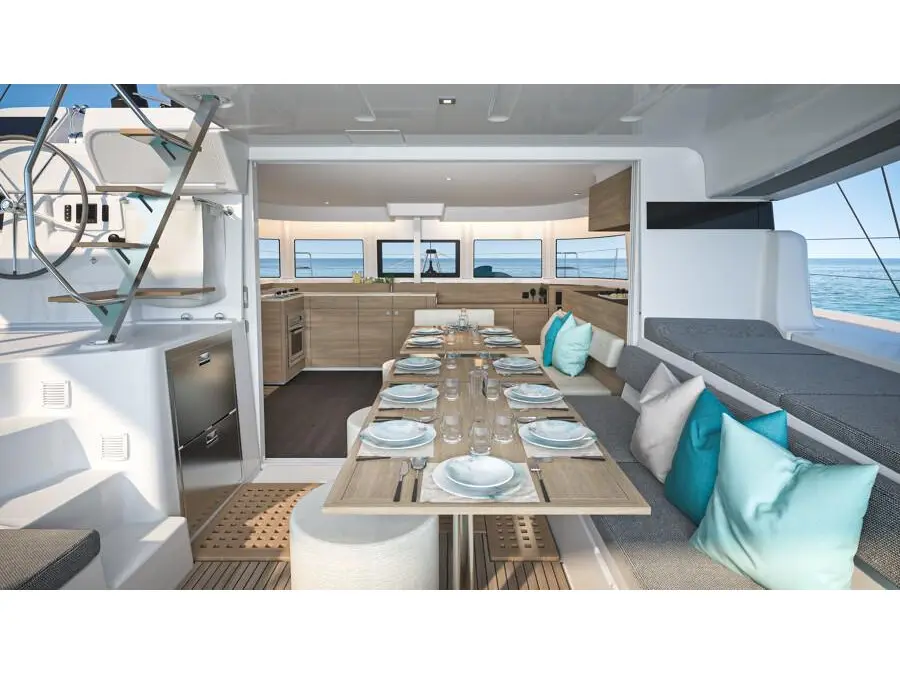 Premium, Interior image