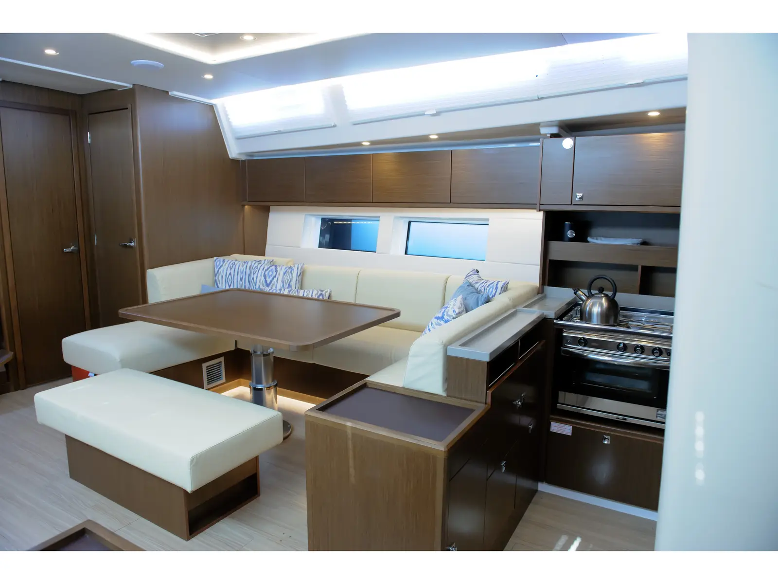Friends, Interior image