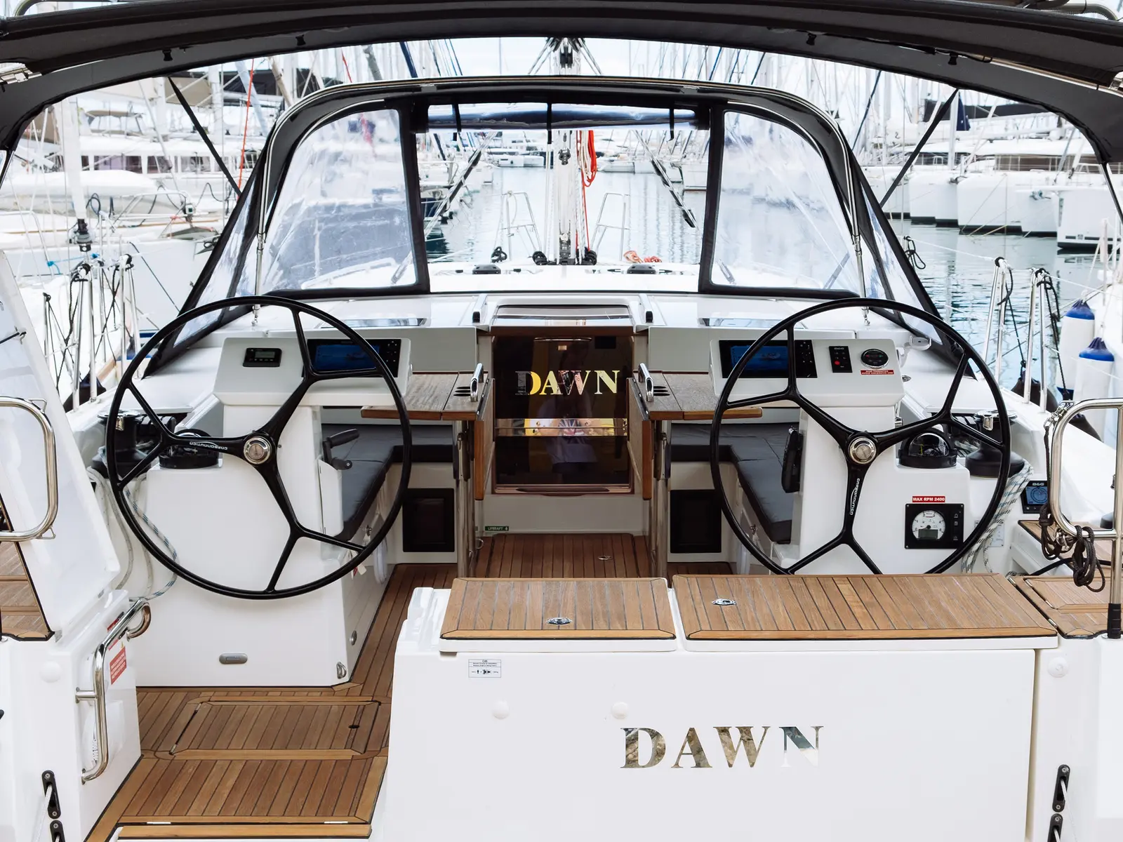 Dawn, Foto 2