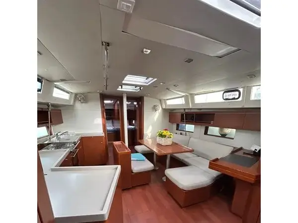 LUNA MARIS, Interior image