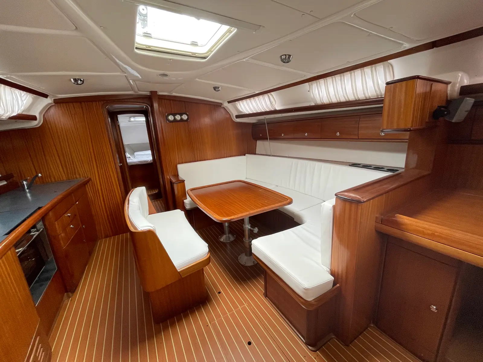Classic, Interior image